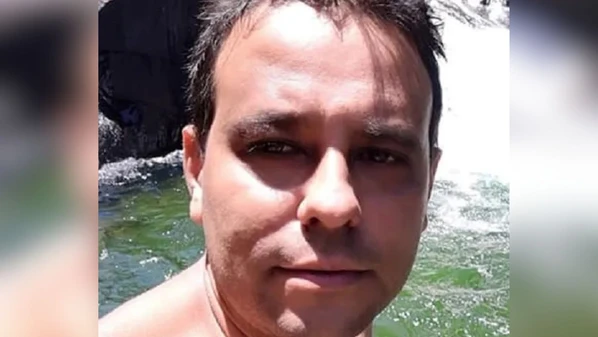 Durante o julgamento no Tribunal do Júri, o MPES demonstrou que o crime foi premeditado: Elias Oliveira dos Santos atraiu Amarildo Domingos Leite Cote para emboscada e atirou