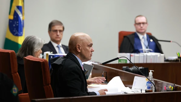 Alexandre de Moraes e Flávio Dino votam por condenação de ex-presidente e 7 réus e reforçam posição contra perdão