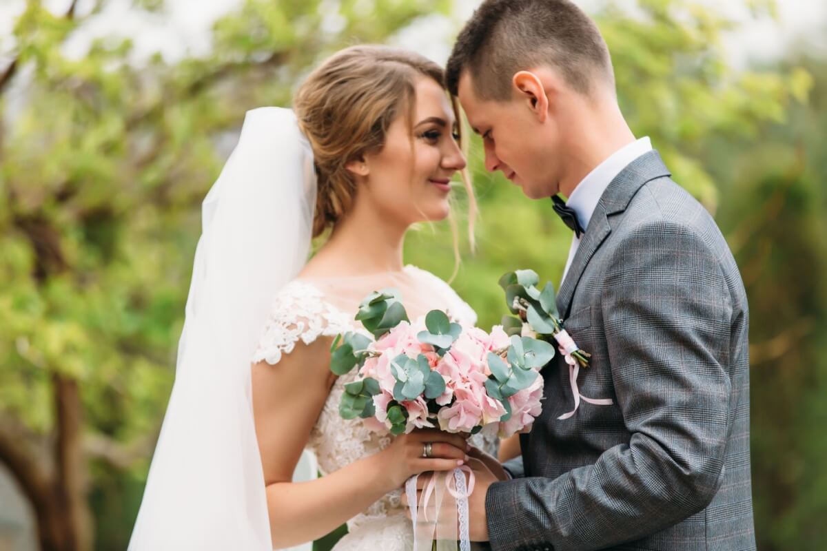 A numerologia pode te ajudar a escolher a melhor data para se casar (Imagem: Nadiia Zhupanik | Shutterstock)