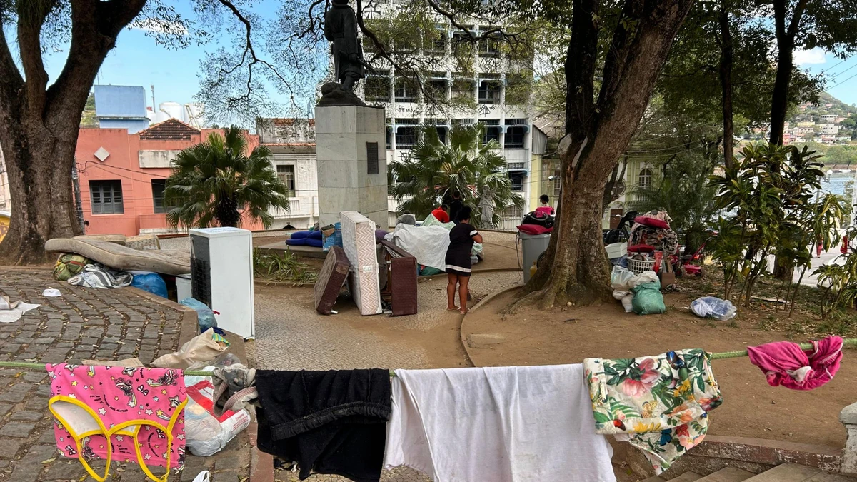 Famílias de Vila Esperança fazem novo protesto em frente ao Palácio Anchieta por Carlos Alberto Silva