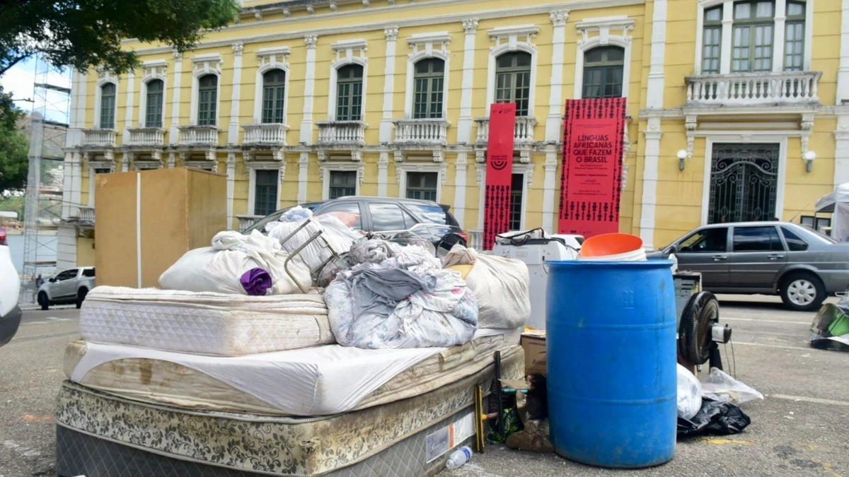 Famílias de Vila Esperança fazem novo protesto em frente ao Palácio Anchieta por Carlos Alberto Silva