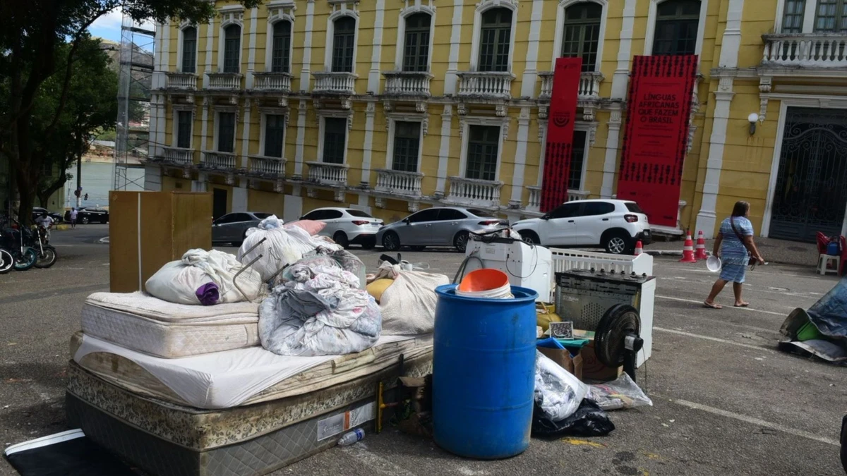 Famílias de Vila Esperança fazem novo protesto em frente ao Palácio Anchieta por Carlos Alberto Silva