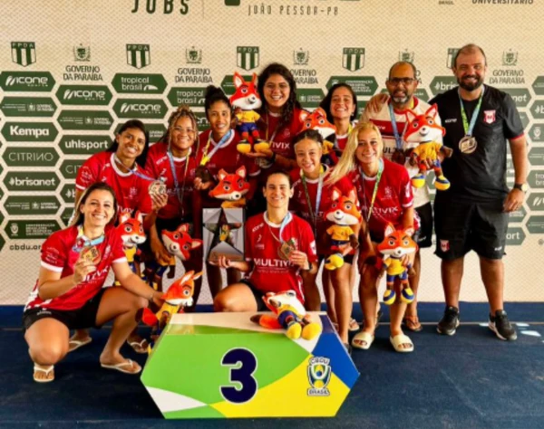 Time de beach soccer feminino