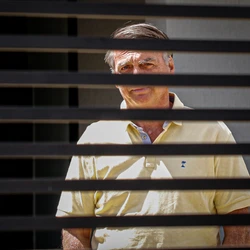 Lula se aproximou de Trump enquanto bolsonaristas brigam publicamente; família relata apreensão com possibilidade de regime fechado em Brasília