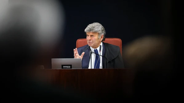 Ministro afirmou que conduta do ex-presidente não é suficiente para configurar crime; magistrado havia votado antes para condenar Mauro Cid