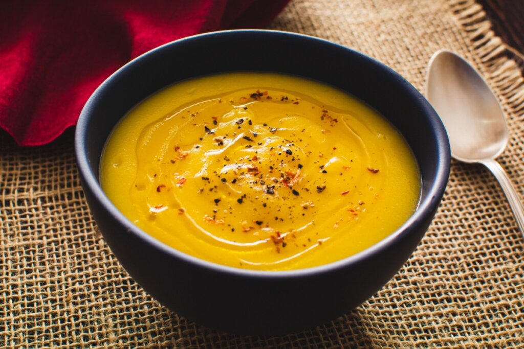 Creme de mandioquinha (Imagem: Best Food Photos | Shutterstock) 