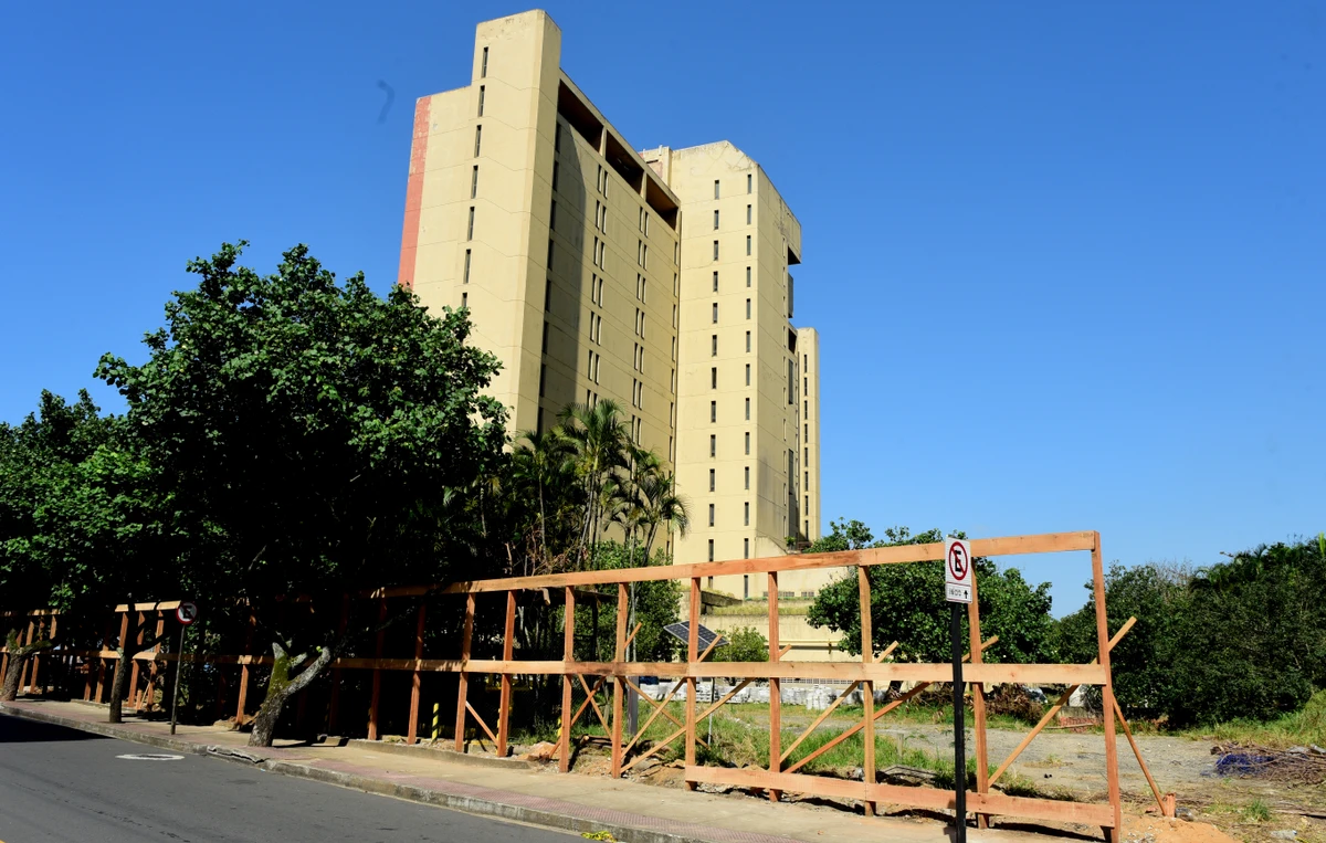 Hotel Canto do Sol será demolido  para obra de condomínio de luxo em Vitória