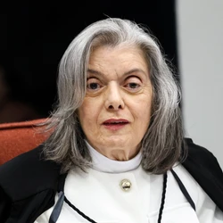 Ao receber homenagem, ministra do STF ressaltou as injustiças contra mulheres e a escalada de feminicídios