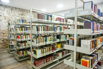 Biblioteca Adelpho Poli Monjardim