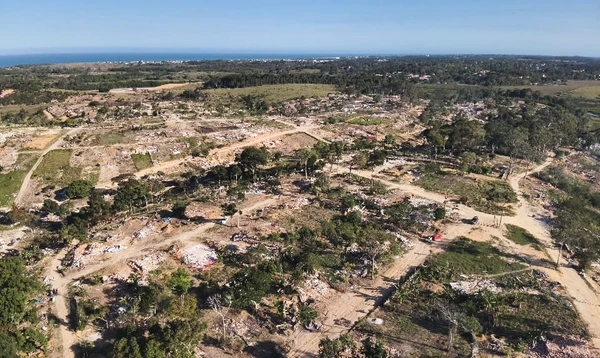 Imagem áerea mostra terreno desocupado na Grande Terra Vermelha, em Vila Velha