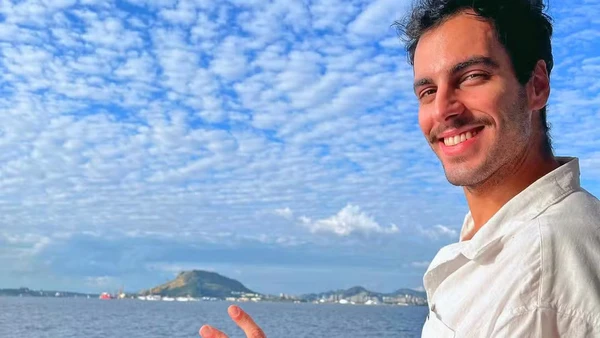 Estudante de Medicina tenta se vacinar e descobre que 