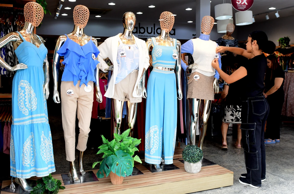 Movimentação no comércio da Glória