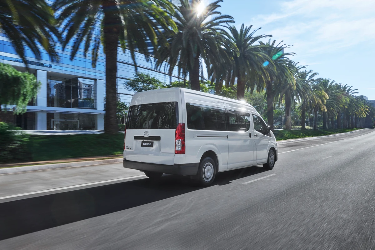 Toyota Hiace por Toyota Hiace