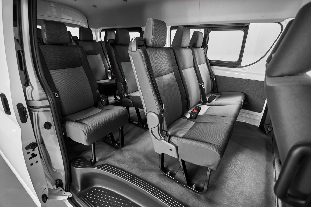 Toyota Hiace por Toyota Hiace