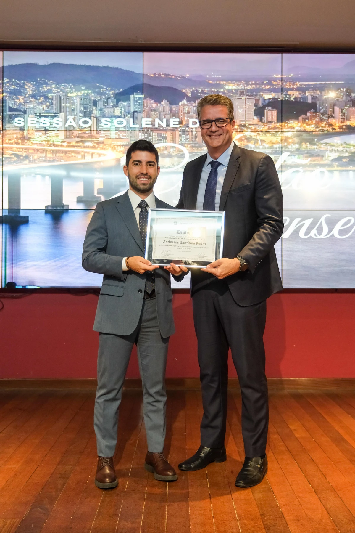 Anderson Sant’Ana Pedra, Procurador do Estado do Espírito Santo e Procurador Geral da Assembleia Legislativa do ES, foi condecorado pelo vereador de Vitória Aylton Dadalto como cidadão Vitoriense