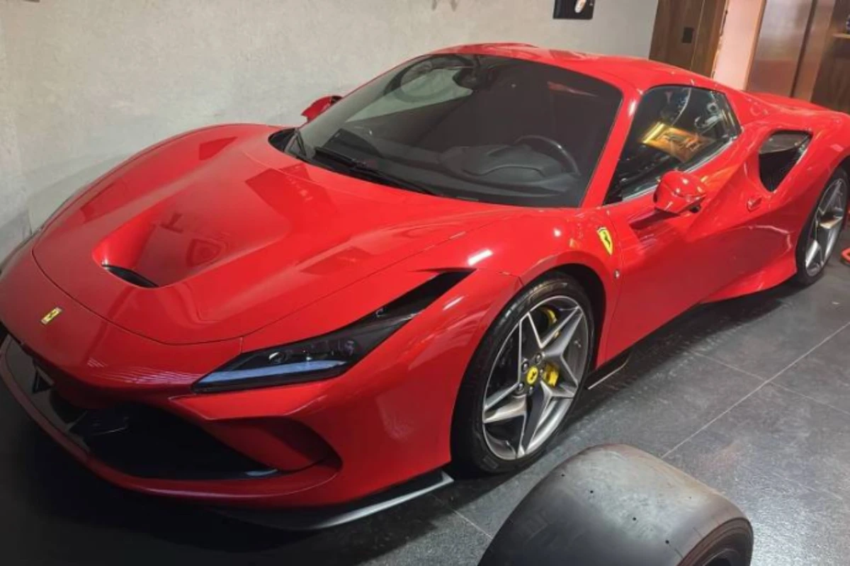 Bens apreendidos em Brasília em operação da Polícia Federal que tem como alvo o careca do INSS por Polícia Federal