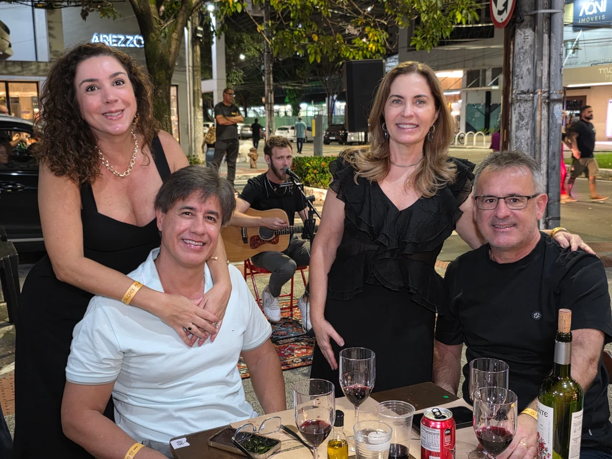 Daniella Almança e Amphilophio Jr e Antonio Carlos Ferreira e Leda Delmaestro