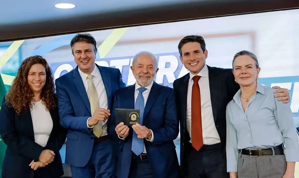 Lula sancionou lei que institui a Carteira Nacional de Docente no Brasil (CNDB)