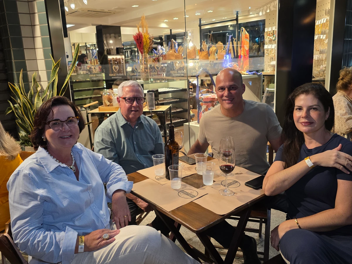 Luzia Sartorio Gelson Romanelli e Marcelo Sartorio e Erica Arcanjo