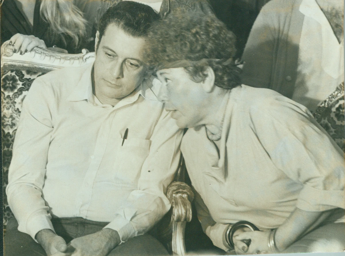 Data: 12/08/2011 - Myrthes Bevilacqua Corradi e Max Mauro, deputado federal - Editoria: Política - Foto: Gildo Loyola/Neg. 9974 - Jornal A Gazeta 