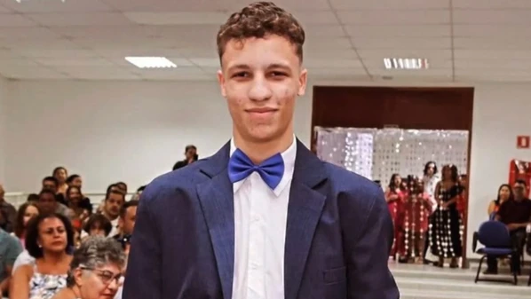 Familiares contaram que Fellyppe Gabryel Tofanin Brito, de 20 anos, estava trabalhando há poucos dias com entregas por aplicativo. Ocupação era temporária