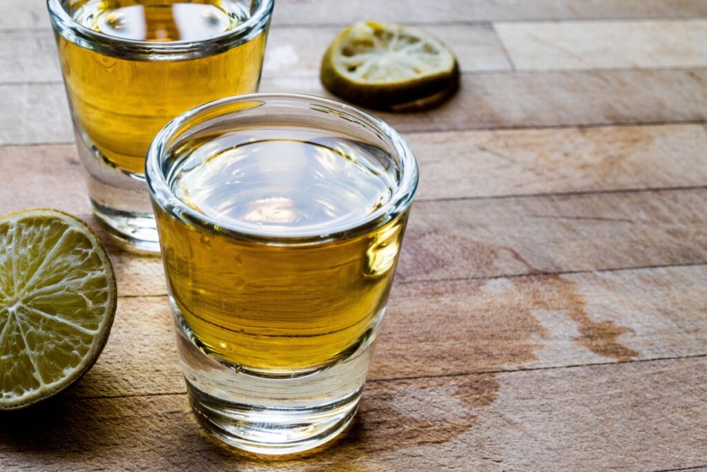 A cachaça extra premium é considerada uma joia entre as variedades (Imagem: Alp Aksoy | Shutterstock)