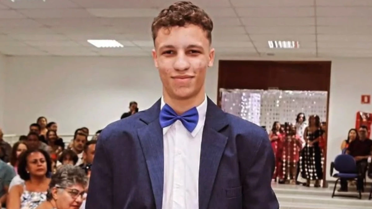 Fellyppe Gabryel Tofanin Brito, de 20 anos, morreu após ser arremessado da Segunda Ponte