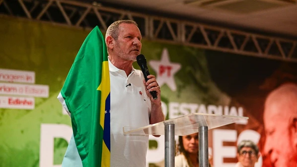 Para a direção nacional do PT, o lançamento de Helder Salomão ao Palácio Anchieta está consolidado. Petistas estaduais reuniram-se com o governador no último sábado (29). Veja na coluna como foi esse encontro