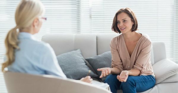 Cada vez mais pessoas jovens são diagnosticadas com transtornos mentais, sobretudo no campo da ansiedade.  Episódios recorrentes de fúria, explosões emocionais desproporcionais e conflitos constantes  não devem ser naturalizados