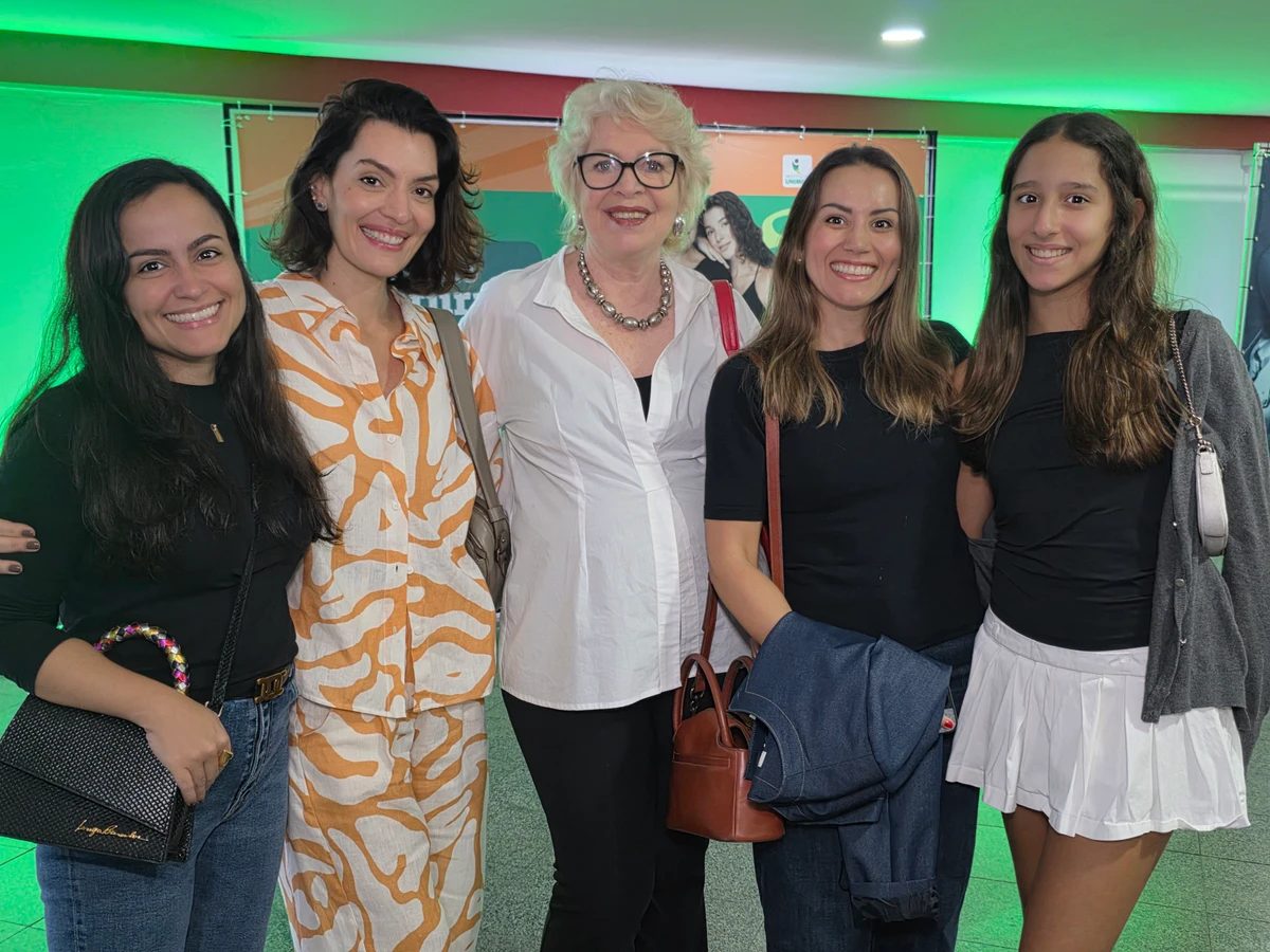 Catharina Moro,  Karen Moro, Sueli Bergoli, Julia Moro e Barbara Moro