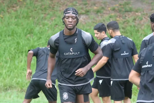 Darlan, zagueiro do Rio Branco