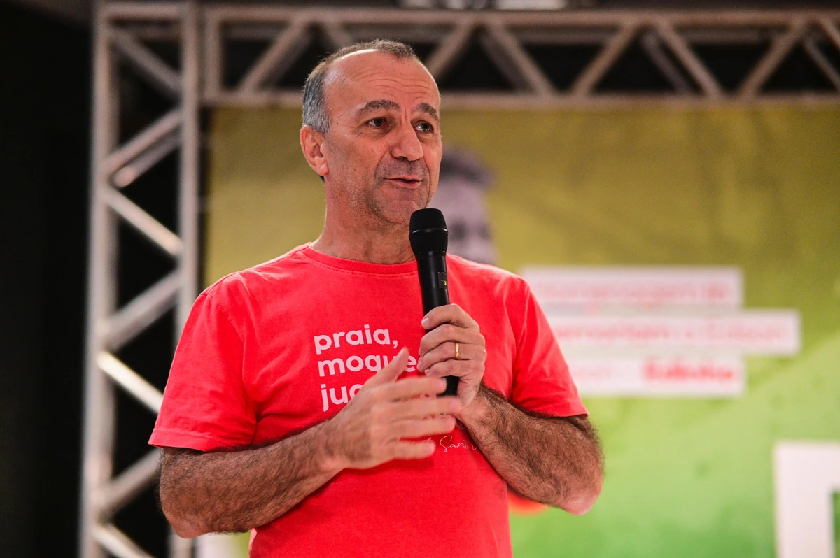 Helder Salomão durante encontro estadual do PT-ES