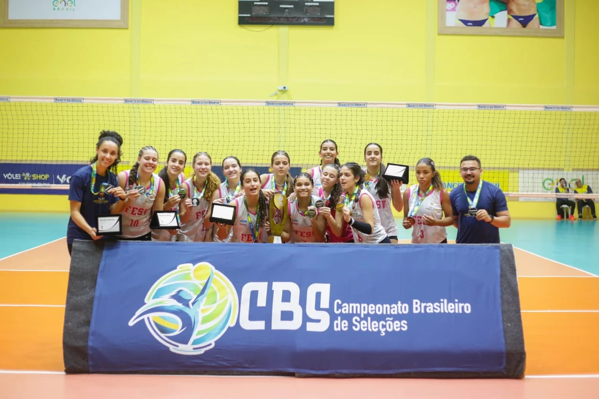 Seleção capixaba feminina é campeã e garante vaga na elite do vôlei sub-16