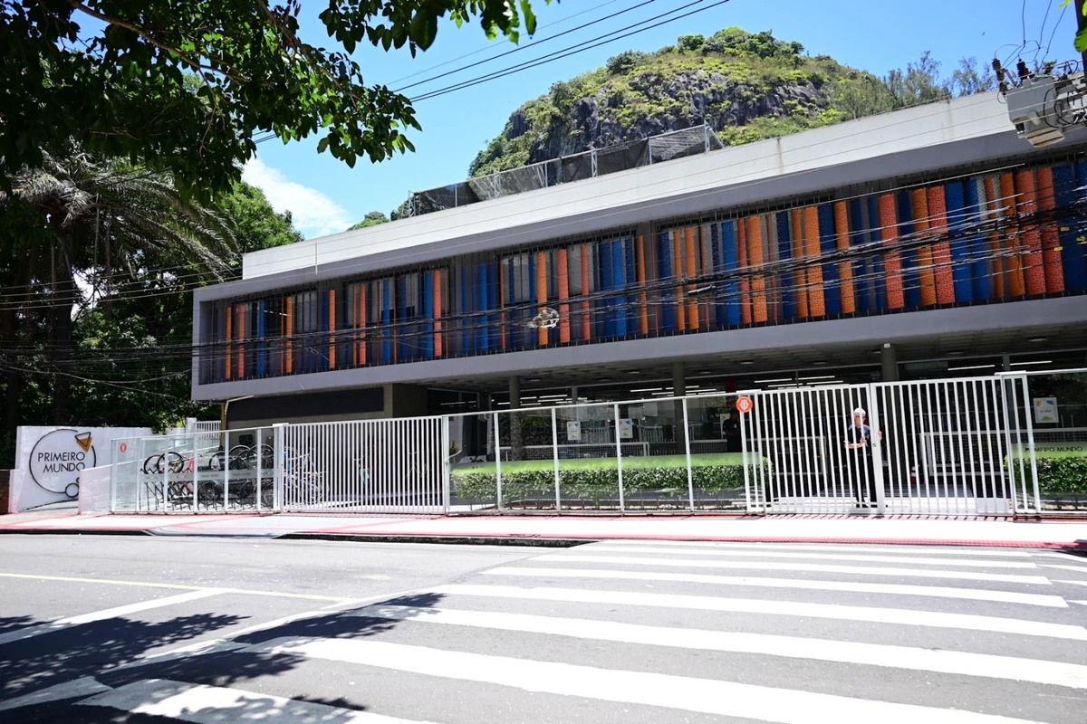 Unidade do Centro Educacional Primeiro Mundo, na Praia da Costa
