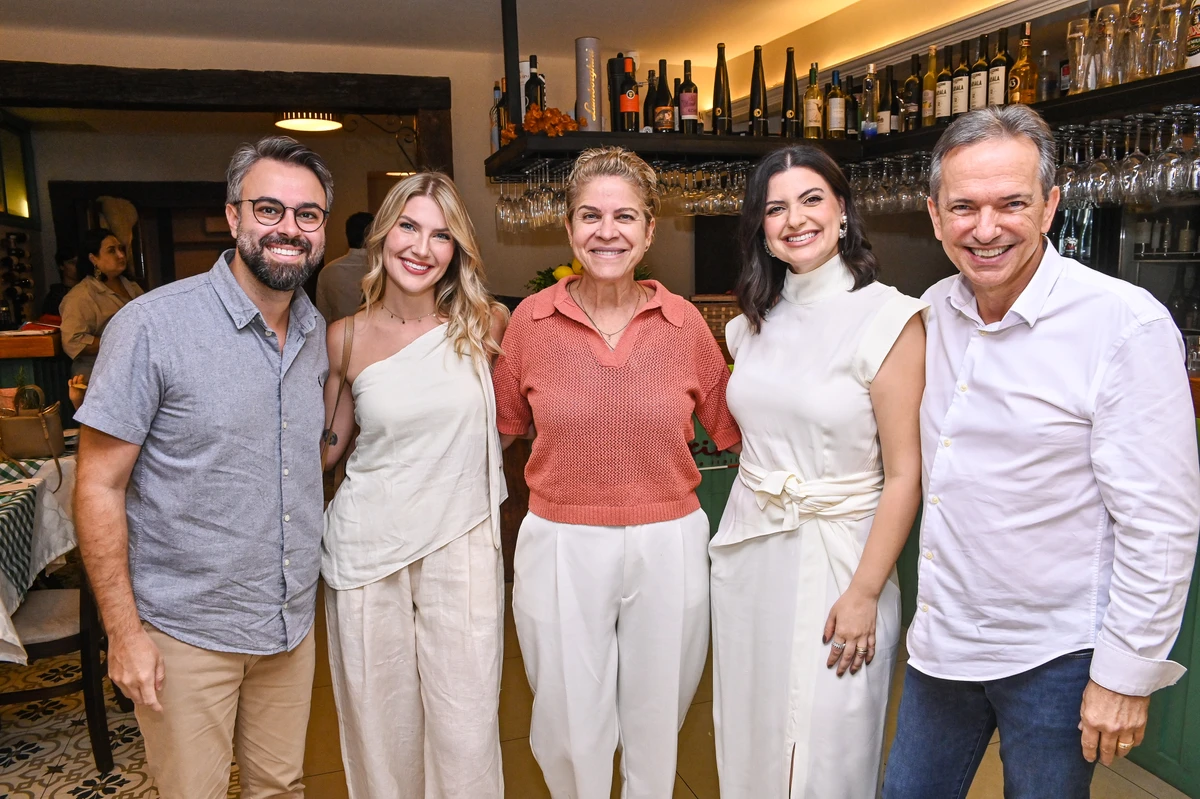 Fábio Portela e Sofia Buzetto, Mônica Debbané, Joana e Rodrigo Barbosa
