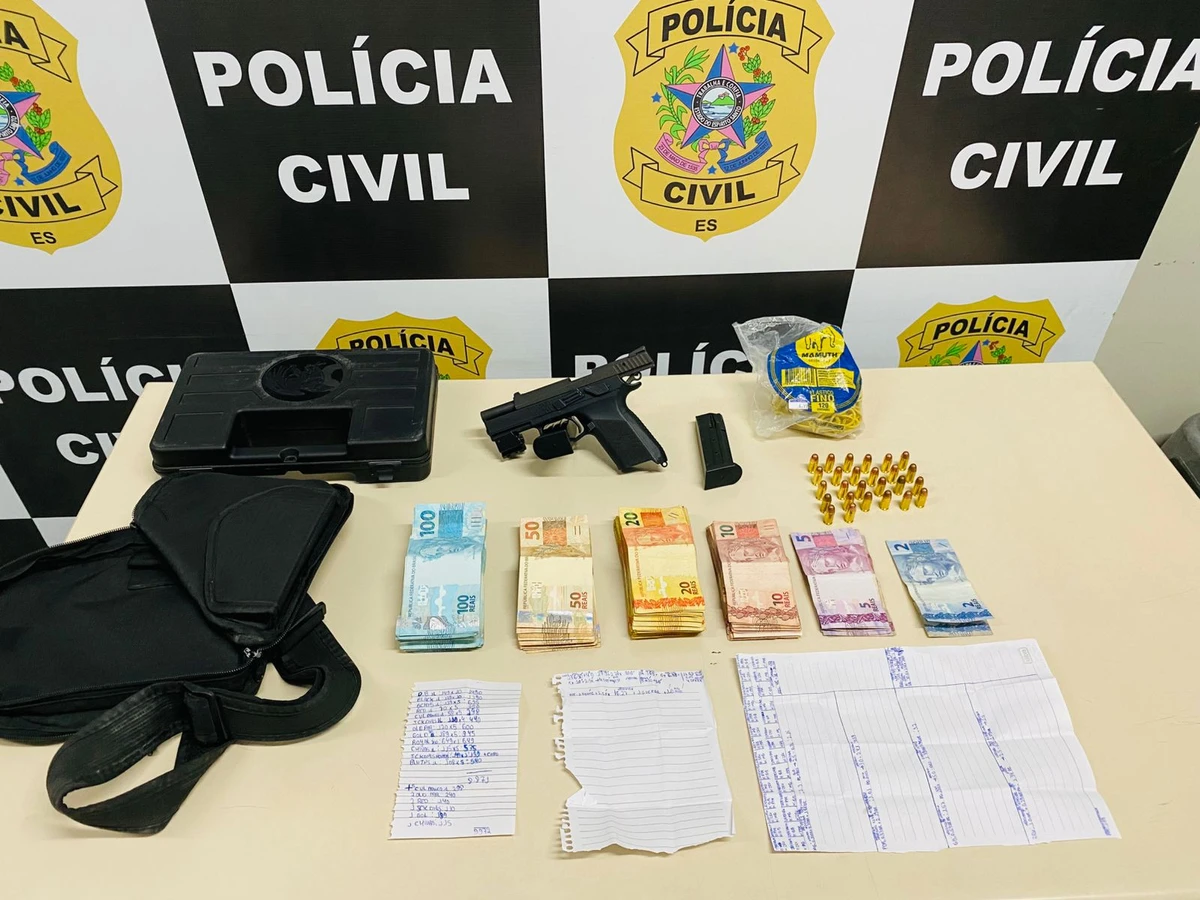 Material apreendido na residência de Luiz Fernando Moreira Souza