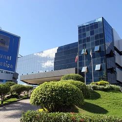 Janete Vargas Simões assumiu a presidência da Corte, mas outro colega coprotagonizou a cerimônia