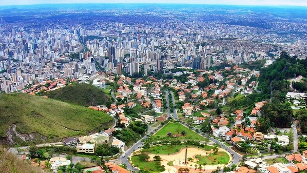 Conforme publicações feitas nas redes sociais, os tremores foram observados em Contagem, Betim, Esmeraldas e Ribeirão das Neves pouco depois das 22h desta terça