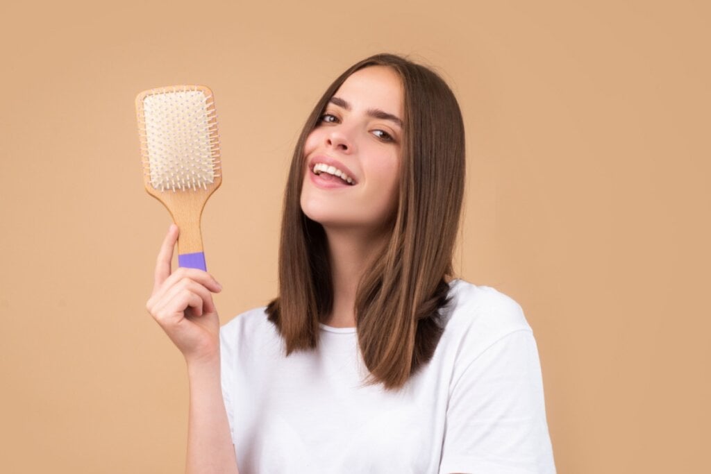 O long bob pode ser estilizado de variadas formas (Imagem: Volodymyr TVERDOKHLIB | Shutterstock)