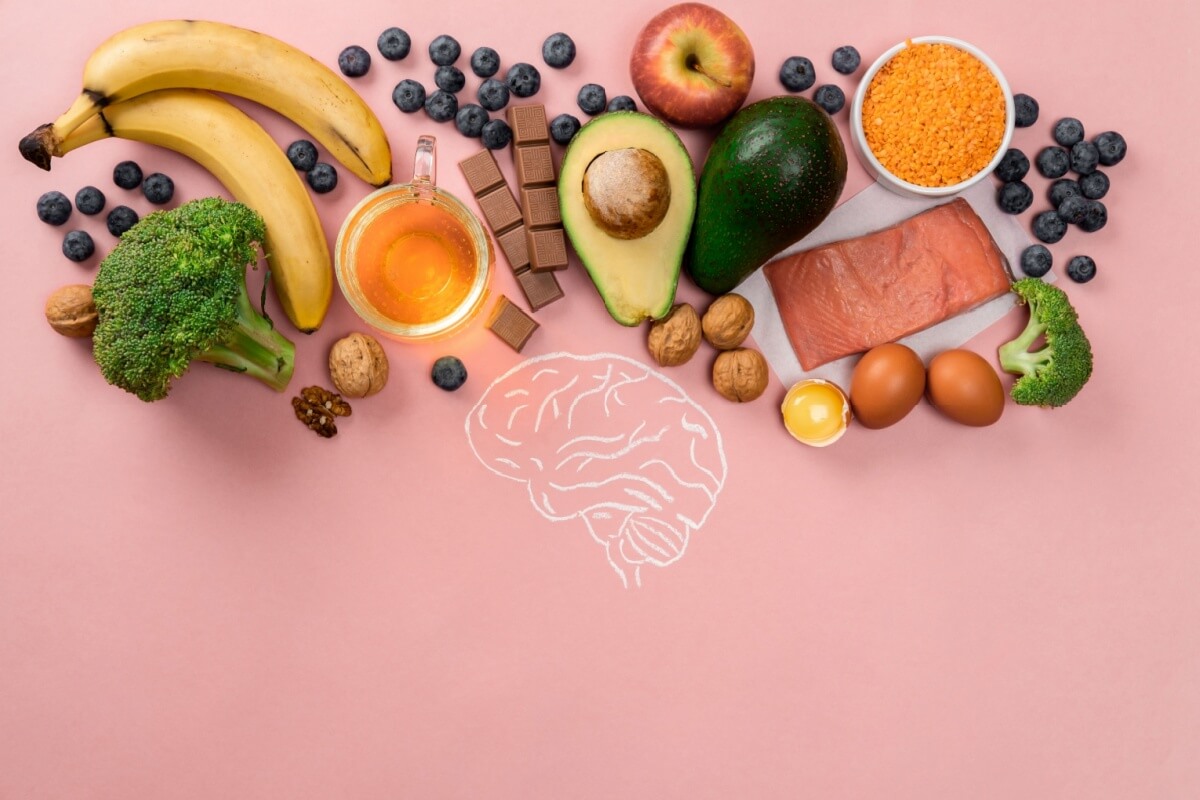 Uma boa alimentação potencializa memória, raciocínio rápido, clareza de pensamentos e até a capacidade de se expressar (Imagem: Svetlana Khutornaia | Shutterstock)