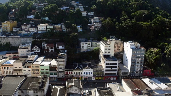 Sem a presença do poder público, o Centro de Vitória segue à deriva — entre a deterioração e a esperança de um novo começo