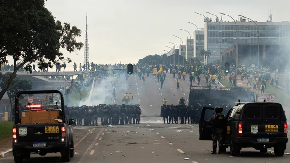 Câmara dos Deputados promoveu a votação na noite de quarta-feira (17) e aprovou a urgência do Projeto de Lei 2162/23, que trata sobre a anistia para participantes de manifestações de cunho golpista