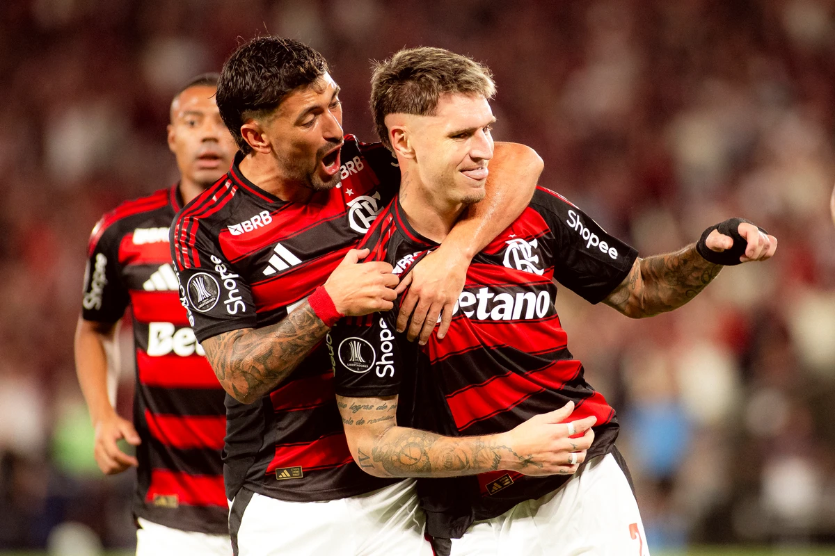 Varela marcou o gol que garantiu a vitória do Flamengo sobre o Estudiantes
