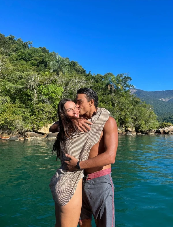 Veja momentos do casal Rhayssa Thabaldi e Rafael Farrel por Reprodução/Instagram Thayssa Thebaldi