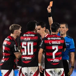 Andrés Rojas teve uma atuação muito ruim na partida válida pelas quartas de final da Libertadores e confronto ficou totalmente em aberto