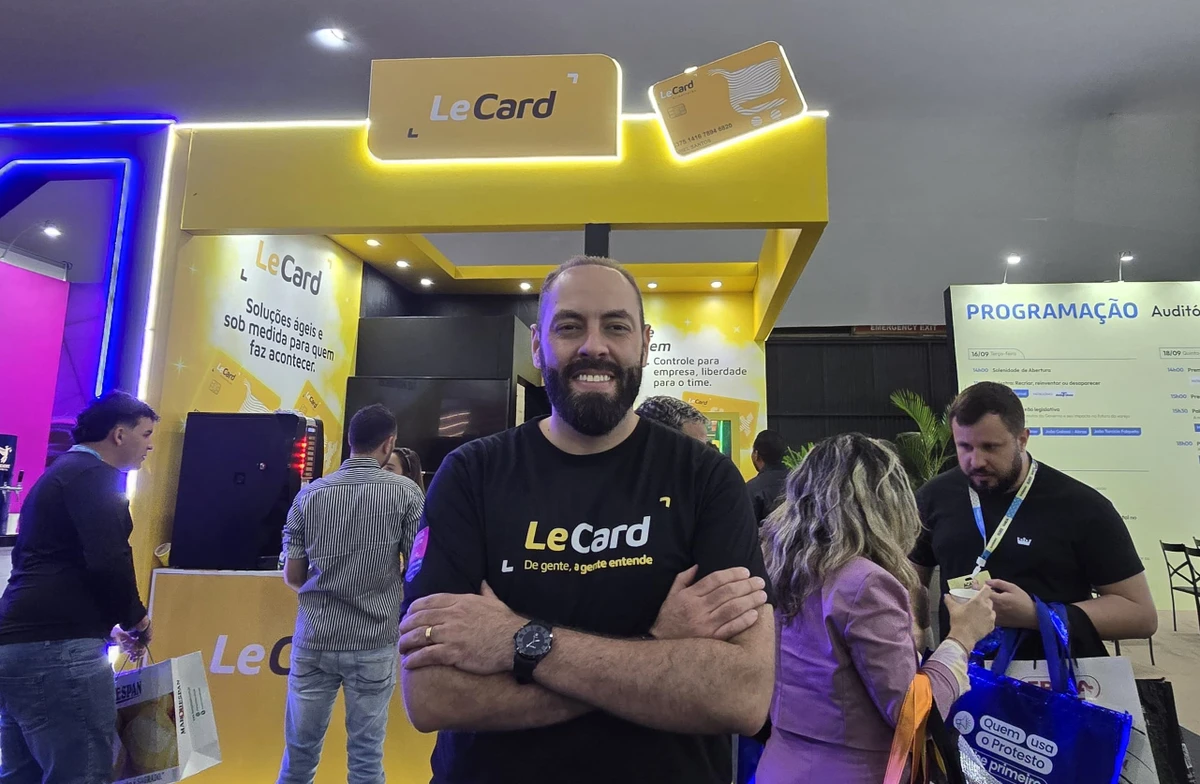 Diretor comercial da Le Card, Victor Lessa