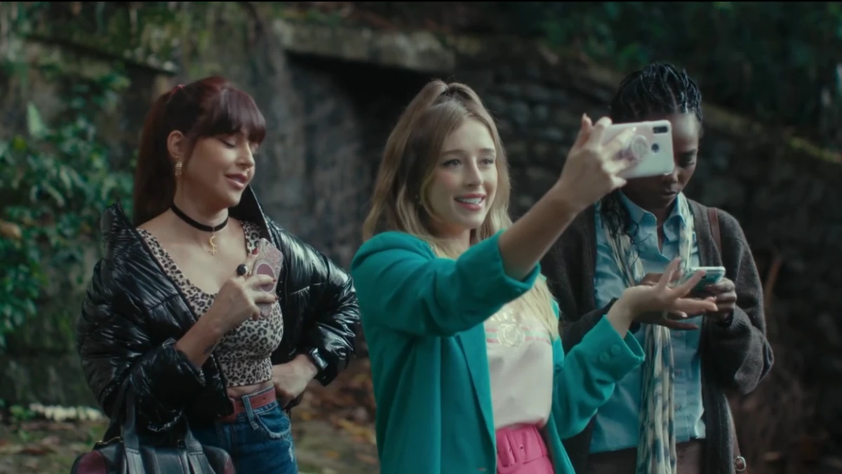 Duda Reis investe na carreira de atriz e brilha em sua estreia nas telonas