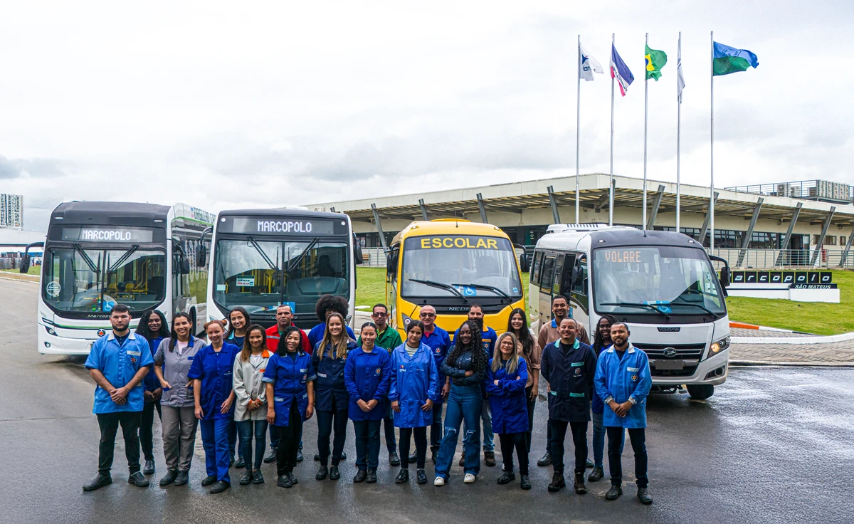 Entre os ônibus produzidos na fábrica em São Mateus, estão o modelo 100% elétrico Attivi Integral e modelos da Volare, marca que possui no portfólio soluções híbridas e movidas a gás veicular.