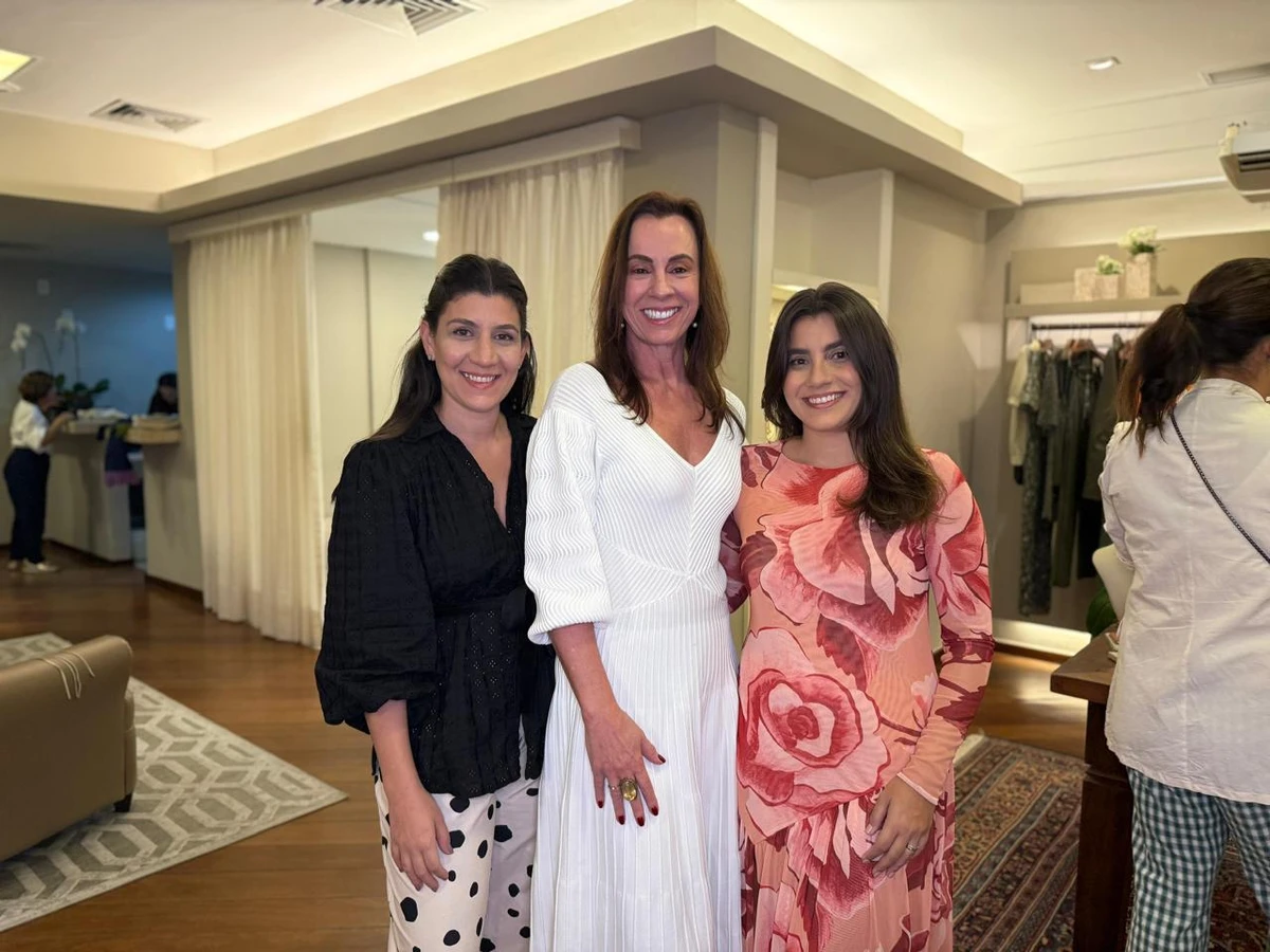 Luciana Almeida e as filhas Isadora e Eduarda