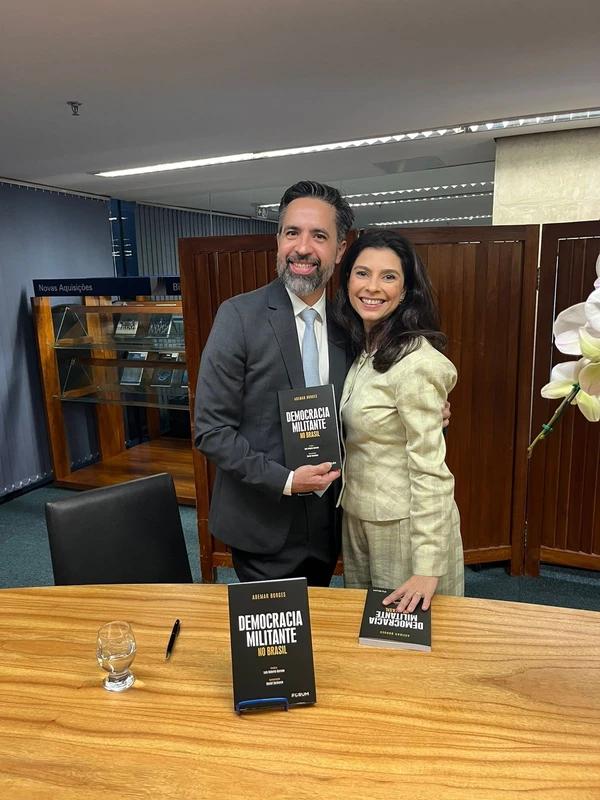 Maria Clara Mendonça Perim com Ademar Borges 